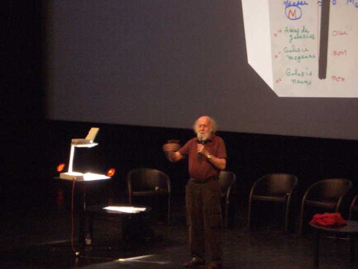 2004/photos/Reeves_conf_12.jpg
