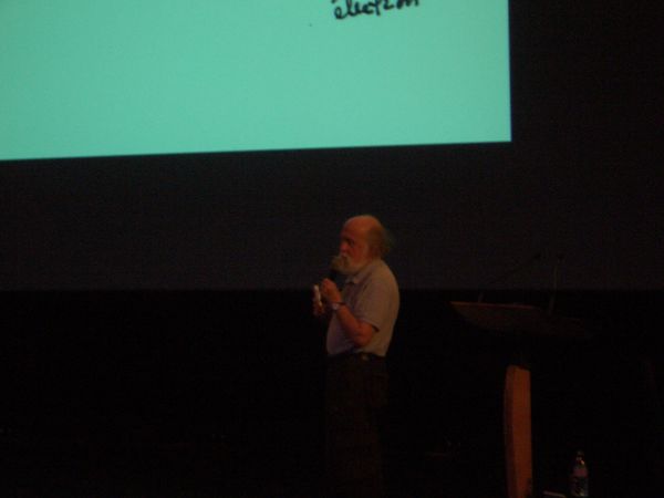 2006/H.Reeves/H.Reeves-Neutrinos_01.jpg