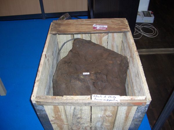 Météorite de 640kg trouvée en Argentine - en vente à 46000€... 2006/Meteorites_03.jpg