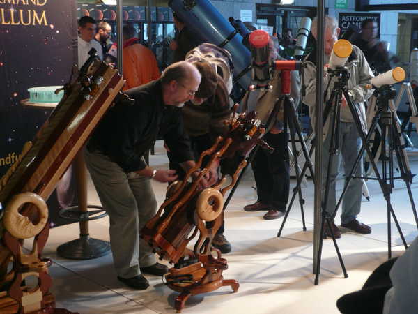 2008/photos/telescopes-02.JPG