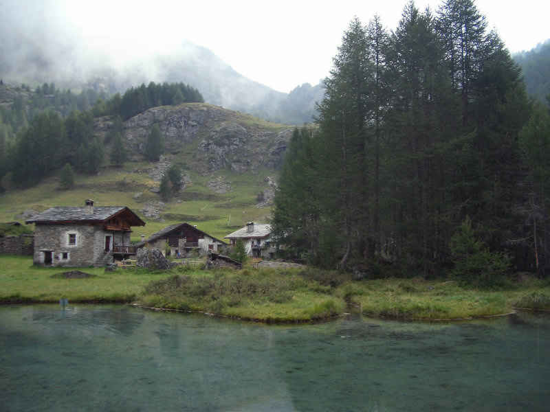 Arrivée au village du Monal... sans le soleil ! arcs/monal/photos/monal_01.jpg