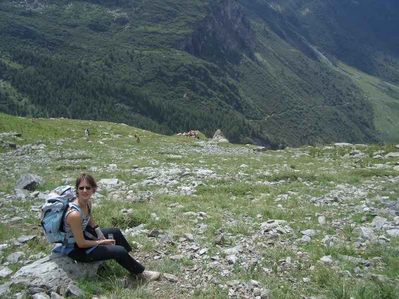 Finalement Christelle et moi ne monterons pas plus haut pour nous approcher du bouquetin. Pendant ce temps certains patientent en bas... arcs/vanoise/photos/vanoise_02.jpg