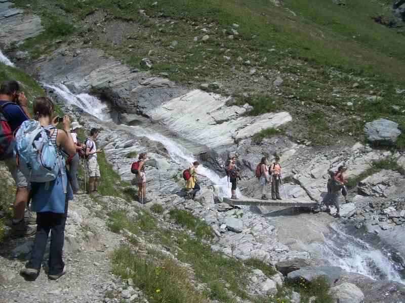 Encore un torrent à franchir arcs/vanoise/photos/vanoise_rando.jpg
