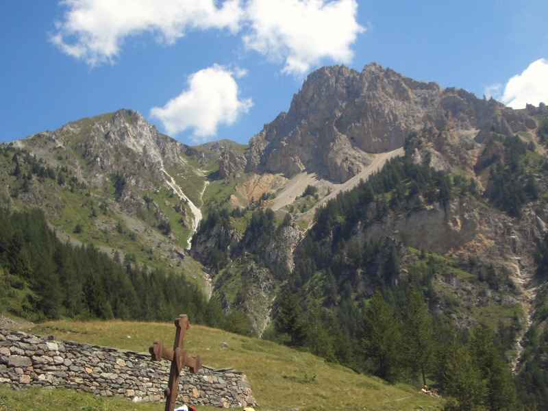 Maintenant que la brume a disparu, l'Aiguille rousse nous dévoile toute la beauté de ses teintes arcs/vernettes/photos/aiguille_rousse_02.jpg