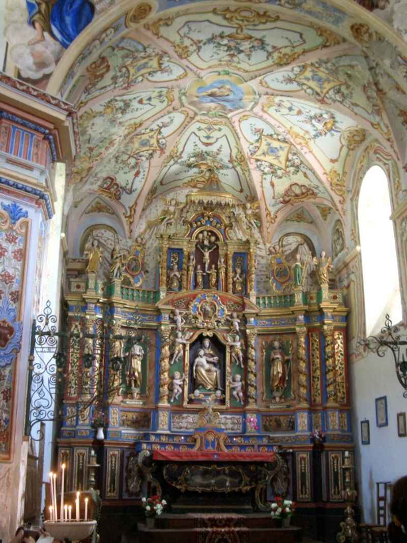 Les décors baroques de cette chapelle sont vraiment superbes ! arcs/vernettes/photos/vernettes_chapelle_02.jpg