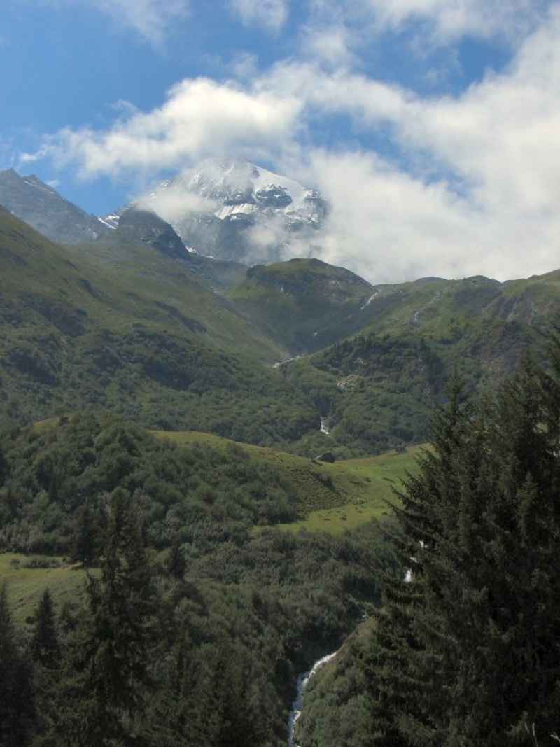 Les nuages laissent enfin apparaître le Mont Turia arcs/villaroger/photos/villaroger_mont_turia_02.jpg