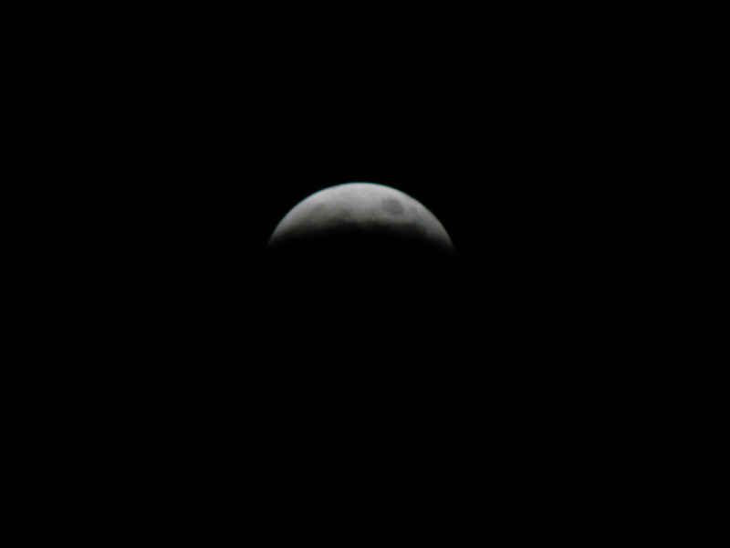 23h23 (pose : 1/80s) astro/photos/eclipse_070303_07.jpg
