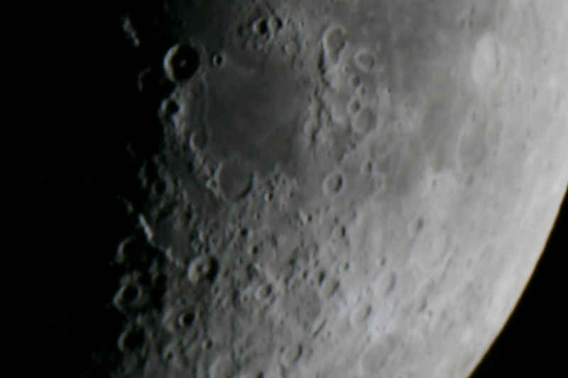 Le cratère Théophile au bord de la Mer du Nectar astro/photos/lune06.jpg