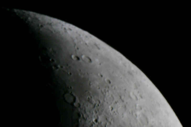 Les cratères Hercule et Atlas (en haut) et Posidonius (en bas) astro/photos/lune08.jpg