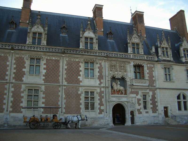Le château - Aile Louis XII (fin XVe siècle) blois/photos/blois_chateau_02.jpg