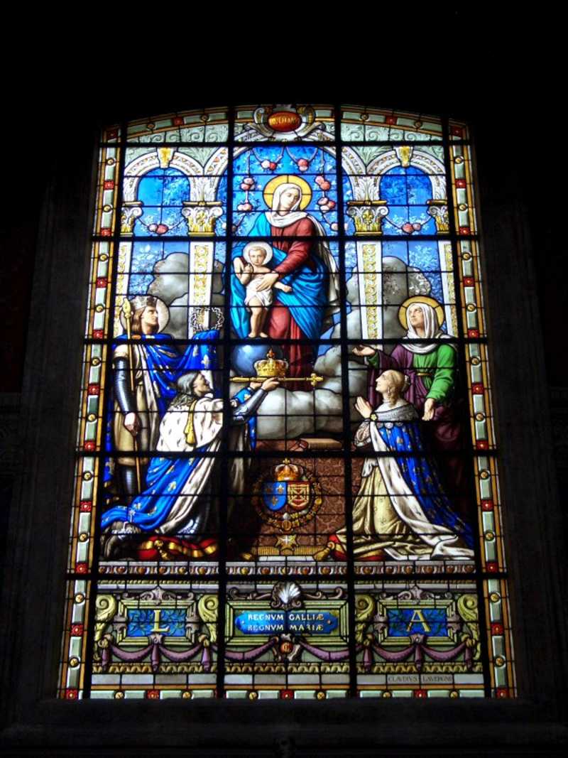 Vitrail de l'église Saint-Vincent. On retrouve le L de Louis XII et le A d'Anne de Bretagne. blois/photos/blois_st_vincent_02.jpg