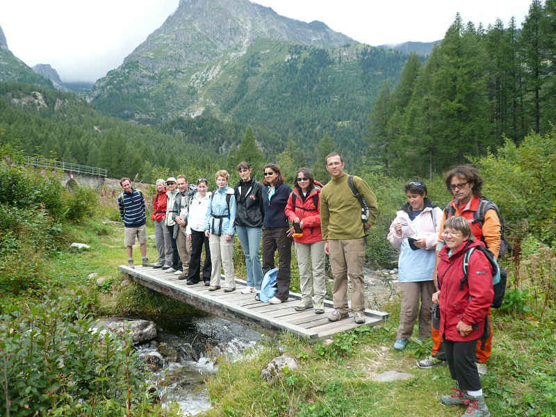 Une p'tite photo de groupe... chamonix/argentiere/photos/rando_02.jpg