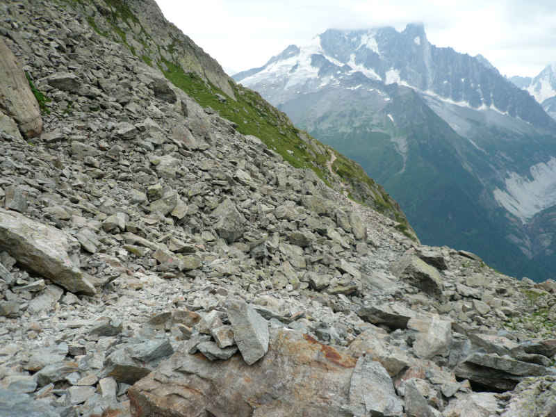 Ne pas perdre le chemin de vue... chamonix/lac_blanc/photos/eboulis_02.jpg