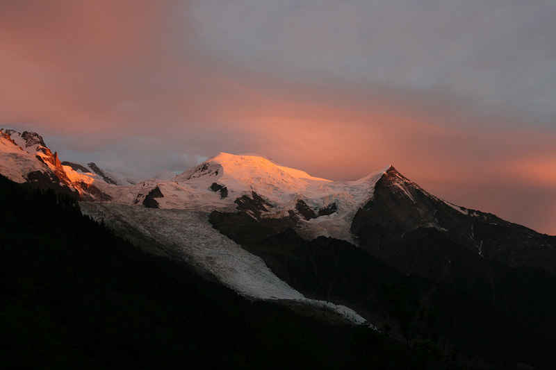 Coucher de soleil sur le Dôme du Goûter chamonix/mont_blanc/photos/dome_du_gouter_01.jpg