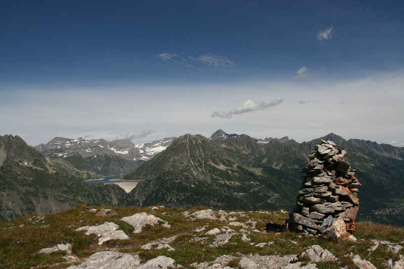 Cairn (tas de pierre) chamonix/suisse/photos/col_de_balme_cairn_02.jpg