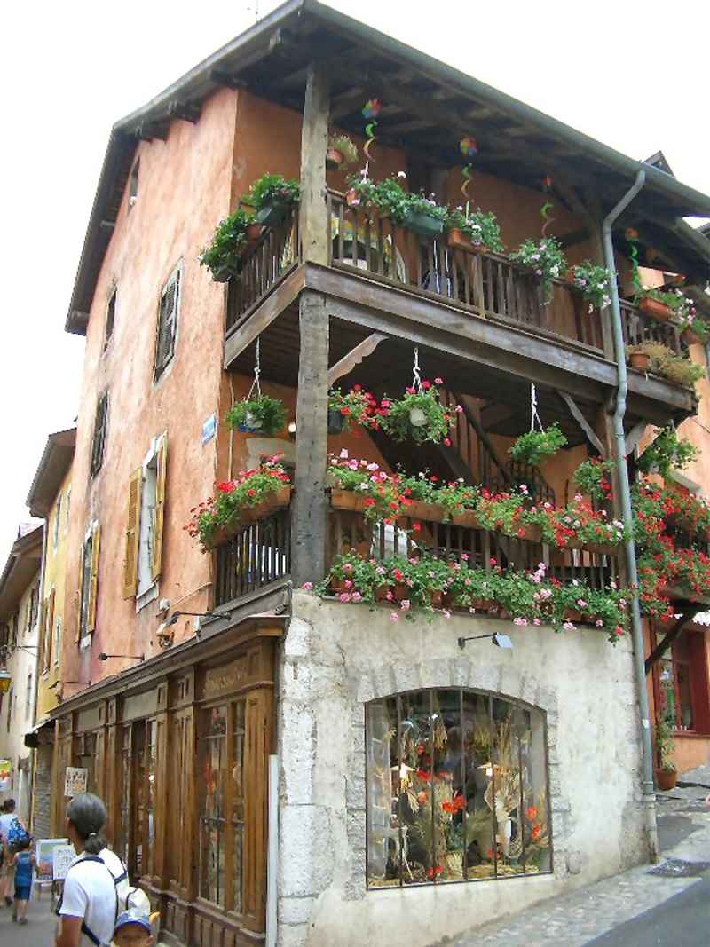 Annecy-le-Vieux contamines/annecy/photos/annecy_06.jpg