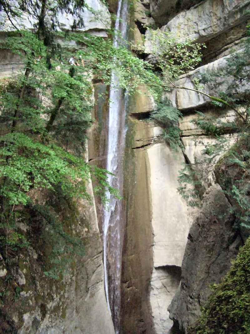 Une cascade près du Lac d'Annecy contamines/annecy/photos/annecy_cascade_02.jpg