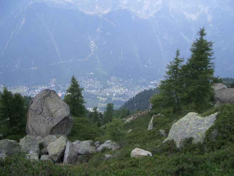 Un coup d'oeil vers Chamonix... contamines/chamonix/photos/chamonix_02.jpg