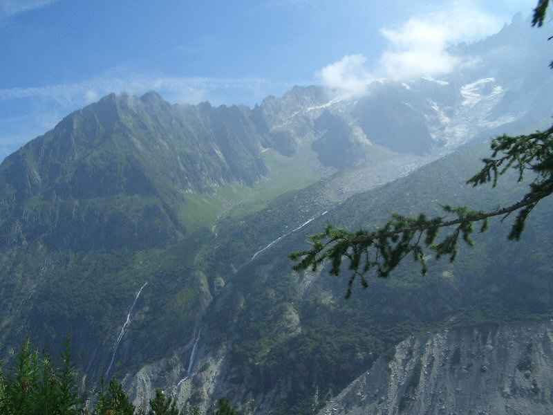 Les Drus contamines/chamonix/photos/chamonix_mer_glace_03.jpg