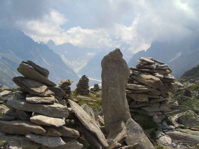 Les sommets disparaissent dans les nuages... contamines/chamonix/photos/chamonix_mer_glace_09.jpg