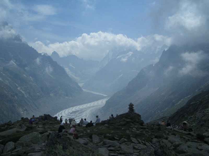 Pause déjeuner avec vue sur la Mer de Glace contamines/chamonix/photos/mer_glace_dejeuner.jpg
