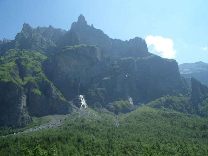 Le pic de Tenneverge, et les cascades 'la résurgence de la méridienne' et 'la fontaine de l'or' contamines/fer_cheval/photos/fer_cheval_pic_tenneverge_03.jpg