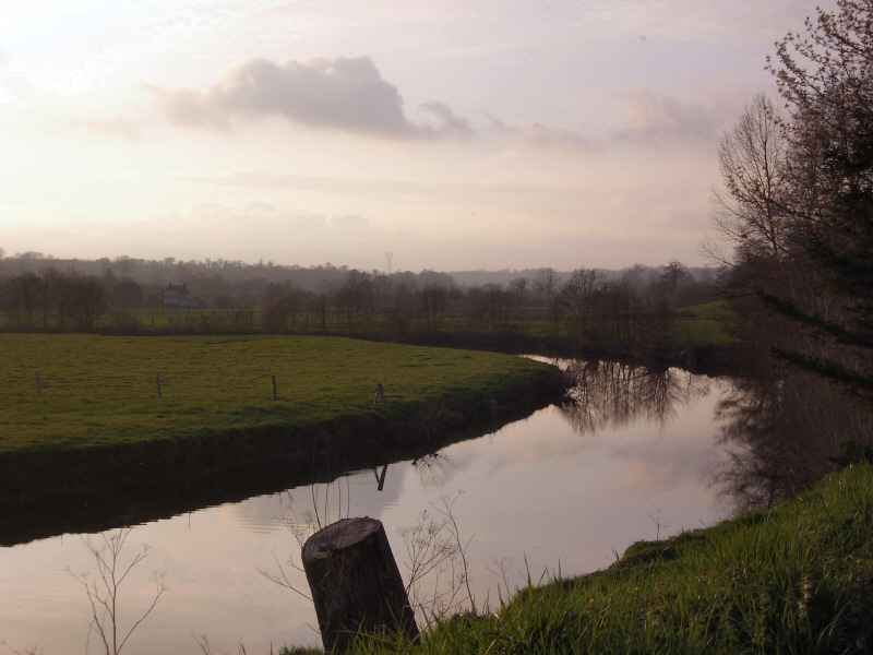 Le bocage normand traversé par la Vire normandie/manche/photos/normandie_bocage_03.jpg