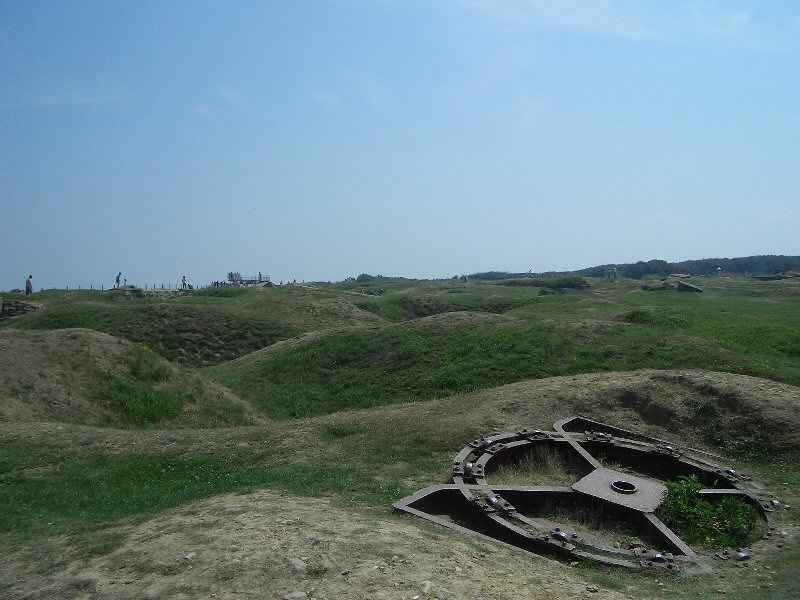 Position allemande de la Pointe du Hoc normandie/manche/photos/normandie_pointe_hoc_02.jpg
