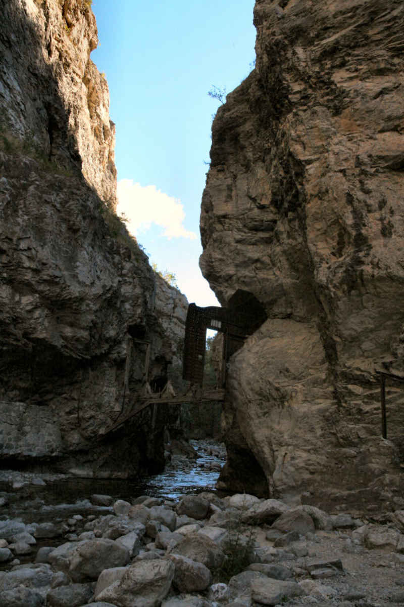 Sous le pont... serre_che/briancon/photos/briancon_03.jpg