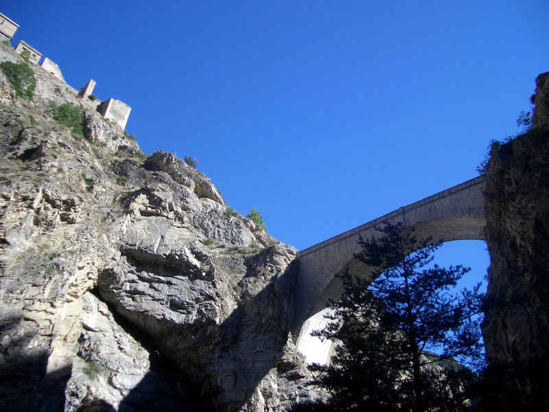 Pont d'Asfeld (18e siècle), 55m sous clef serre_che/briancon/photos/briancon_asfeld_01.jpg