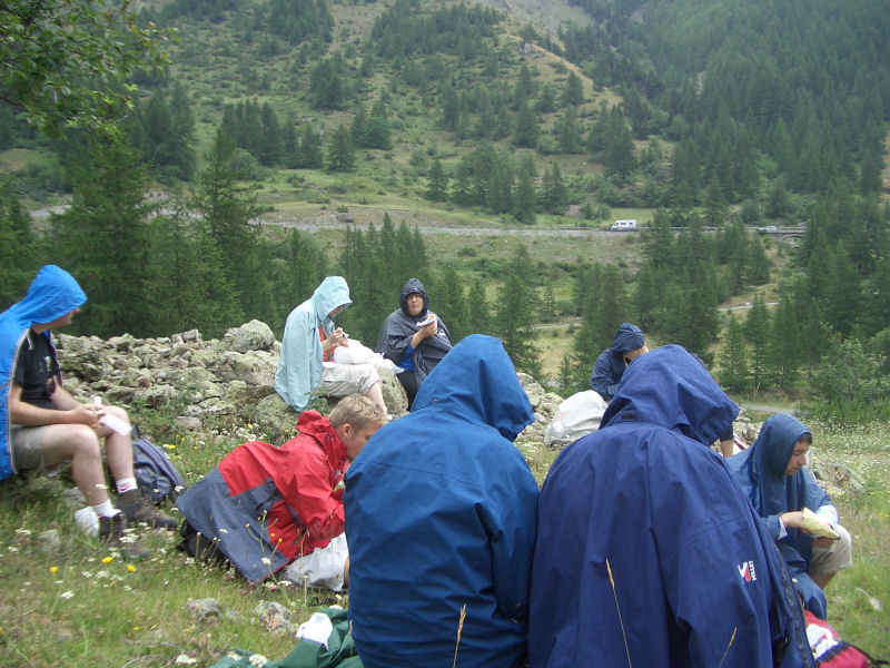 Un peu humide le pique-nique... serre_che/monetier/photos/rando_03.jpg