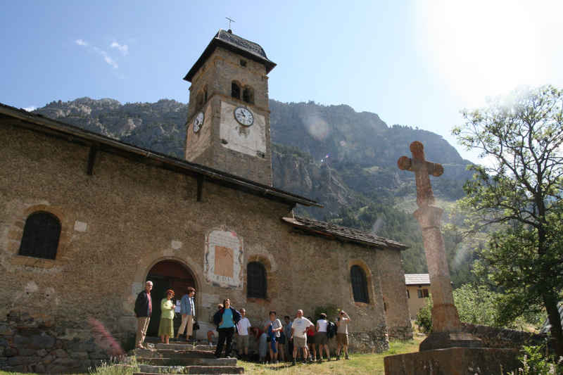 Le petit groupe prêt pour la visite commentée de l'église Saint-Sébastien serre_che/pamplinet/photos/pamplinet_02.jpg