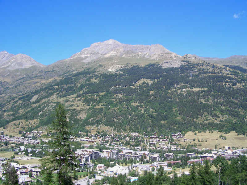 Vue sur Serre-Chevalier serre_che/salettes/photos/la_salle_les_alpes_02.jpg