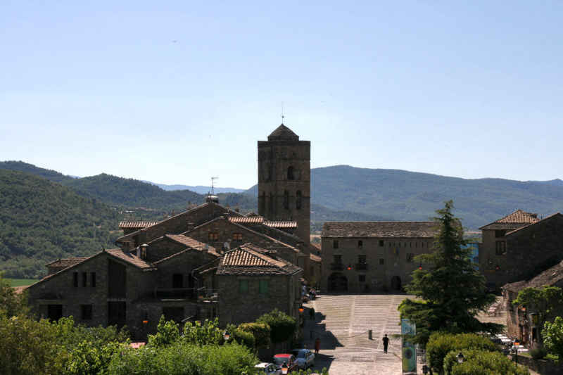 st_lary/espagne/photos/ainsa_01.jpg