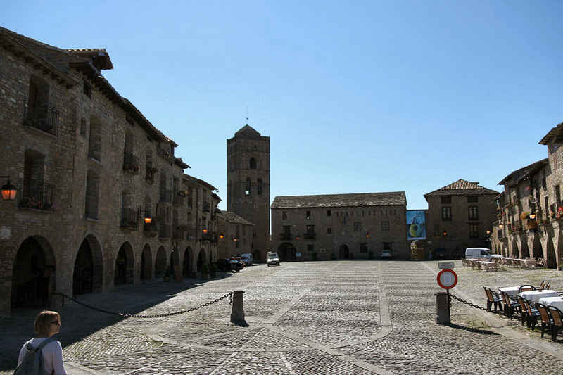 st_lary/espagne/photos/ainsa_02.jpg