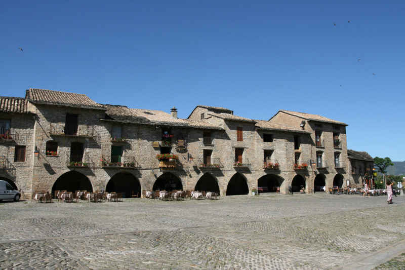 st_lary/espagne/photos/ainsa_03.jpg