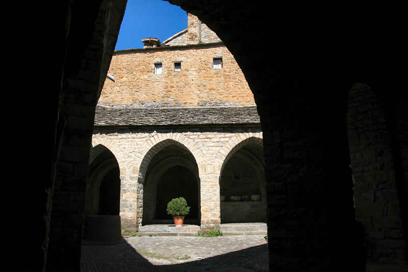 st_lary/espagne/photos/ainsa_05.jpg