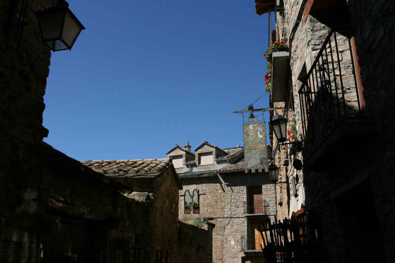 st_lary/espagne/photos/ainsa_06.jpg