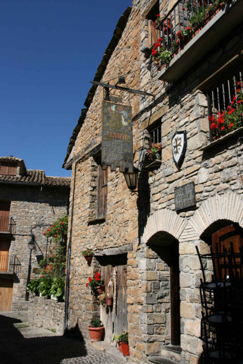 st_lary/espagne/photos/ainsa_07.jpg
