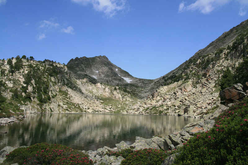 Au fond, le Pic de Madamet st_lary/neouvielle/photos/neouvielle_pic_madamet_01.jpg