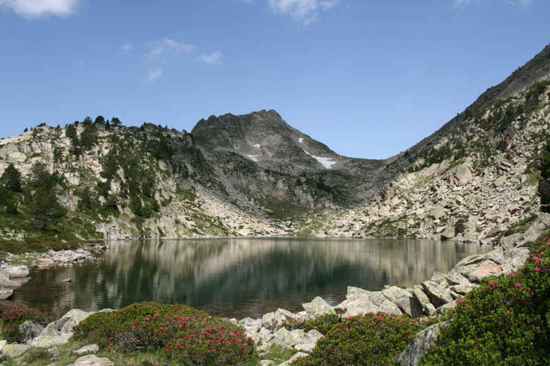 Au fond, le Pic de Madamet st_lary/neouvielle/photos/neouvielle_pic_madamet_02.jpg