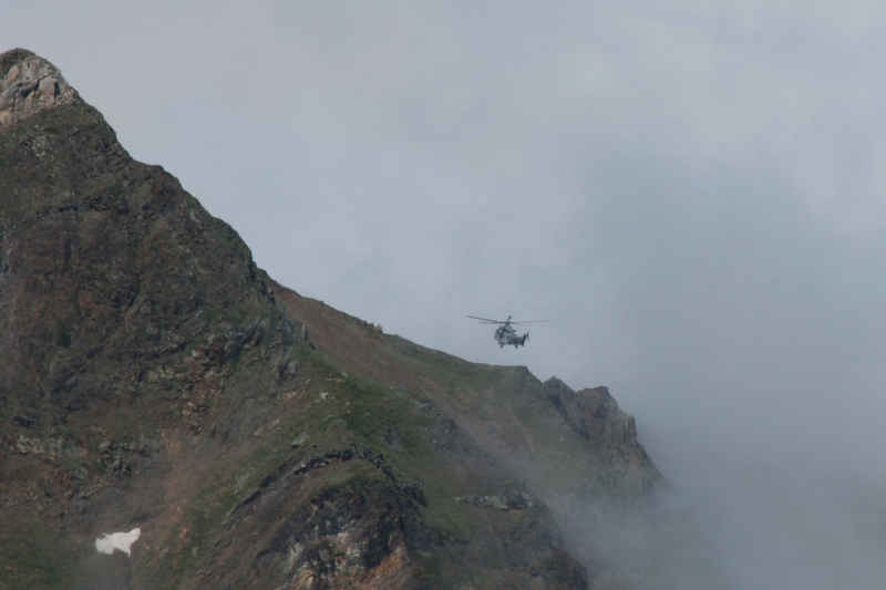 Manoeuvre en hélico st_lary/pic_du_midi/photos/pic_du_midi_helico_01.jpg