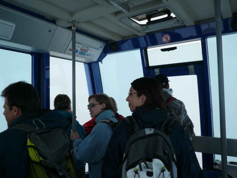 Début de l'ascension dans les nuages... st_lary/pic_du_midi/photos/pic_du_midi_telepherique_01.jpg