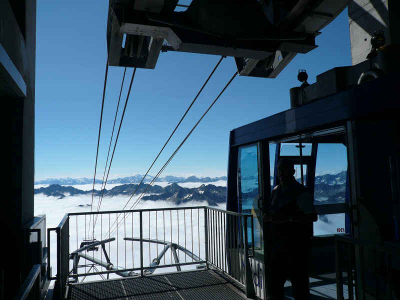 Petit coup d'oeil en arrière st_lary/pic_du_midi/photos/pic_du_midi_telepherique_04.jpg