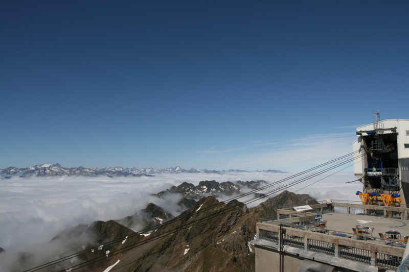 L'arrivée du téléphérique st_lary/pic_du_midi/photos/pic_du_midi_vue_02.jpg