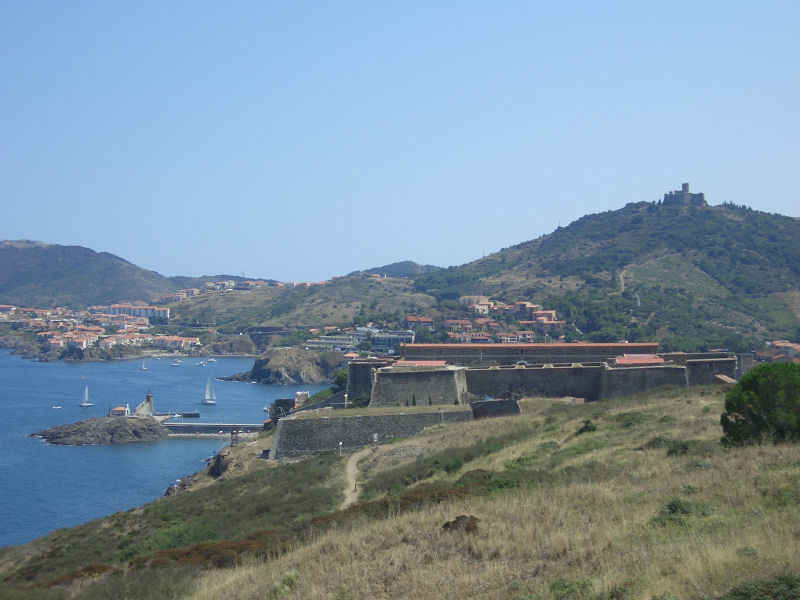 Fort Miradou droit devant ! stcyprien/collioure/photos/collioure_04.jpg