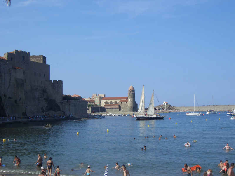 La plage au centre de la ville ! stcyprien/collioure/photos/collioure_25.jpg